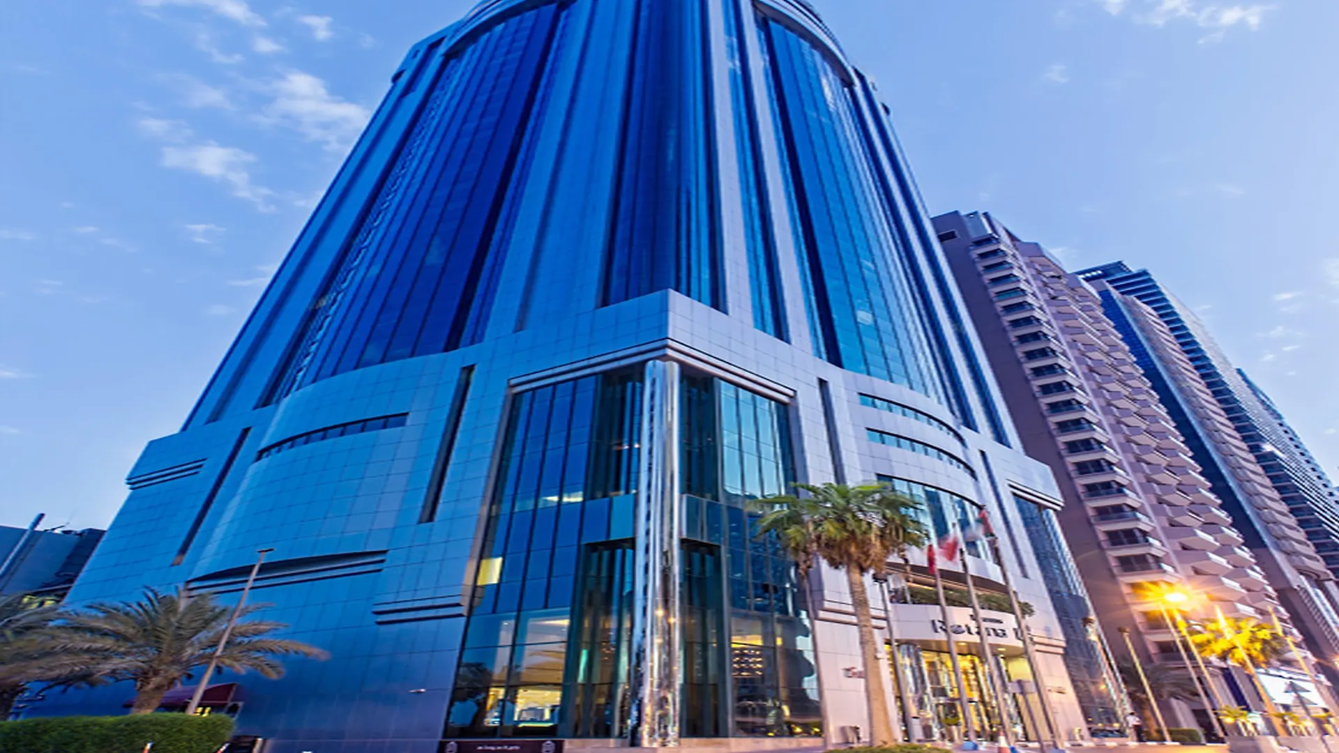 Отель Towers Rotana - Дубай