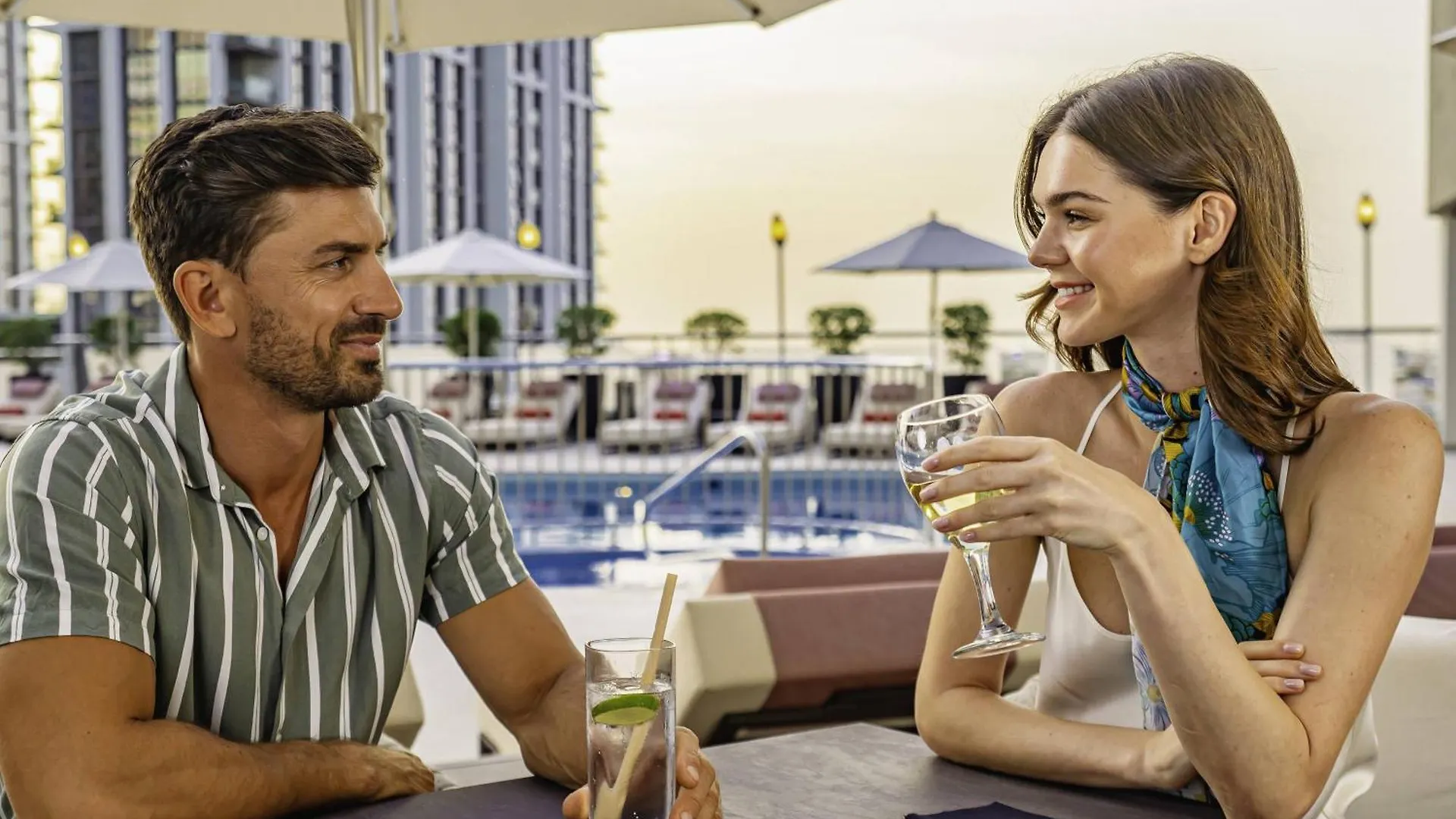 Отель Towers Rotana - Дубай